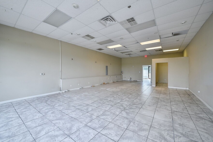 40W089 Il Route 64, St Charles, IL for lease - Building Photo - Image 3 of 10