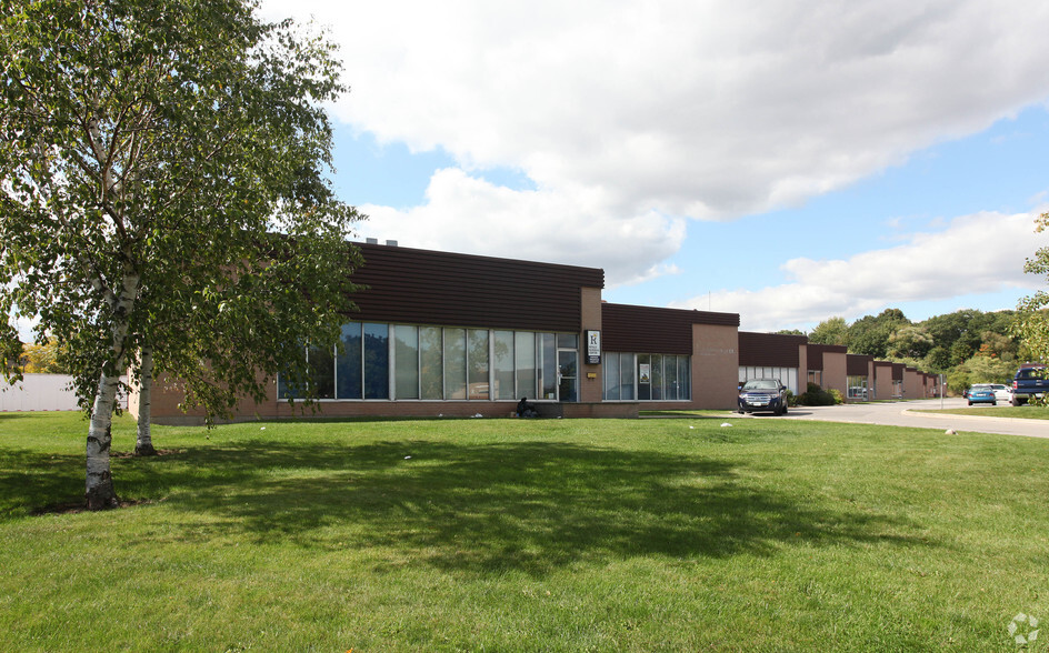 505 Iroquois Shore Rd, Oakville, ON for lease - Primary Photo - Image 1 of 2