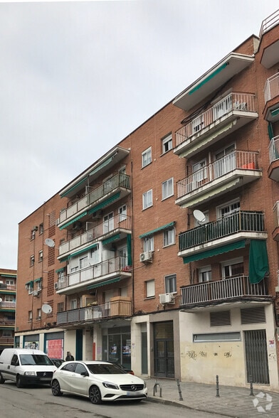 Retail in Coslada, Madrid for lease - Primary Photo - Image 1 of 3