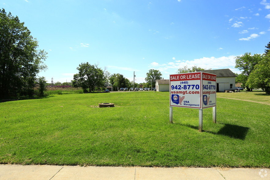 229 Center St, Chardon, OH for sale - Primary Photo - Image 1 of 7