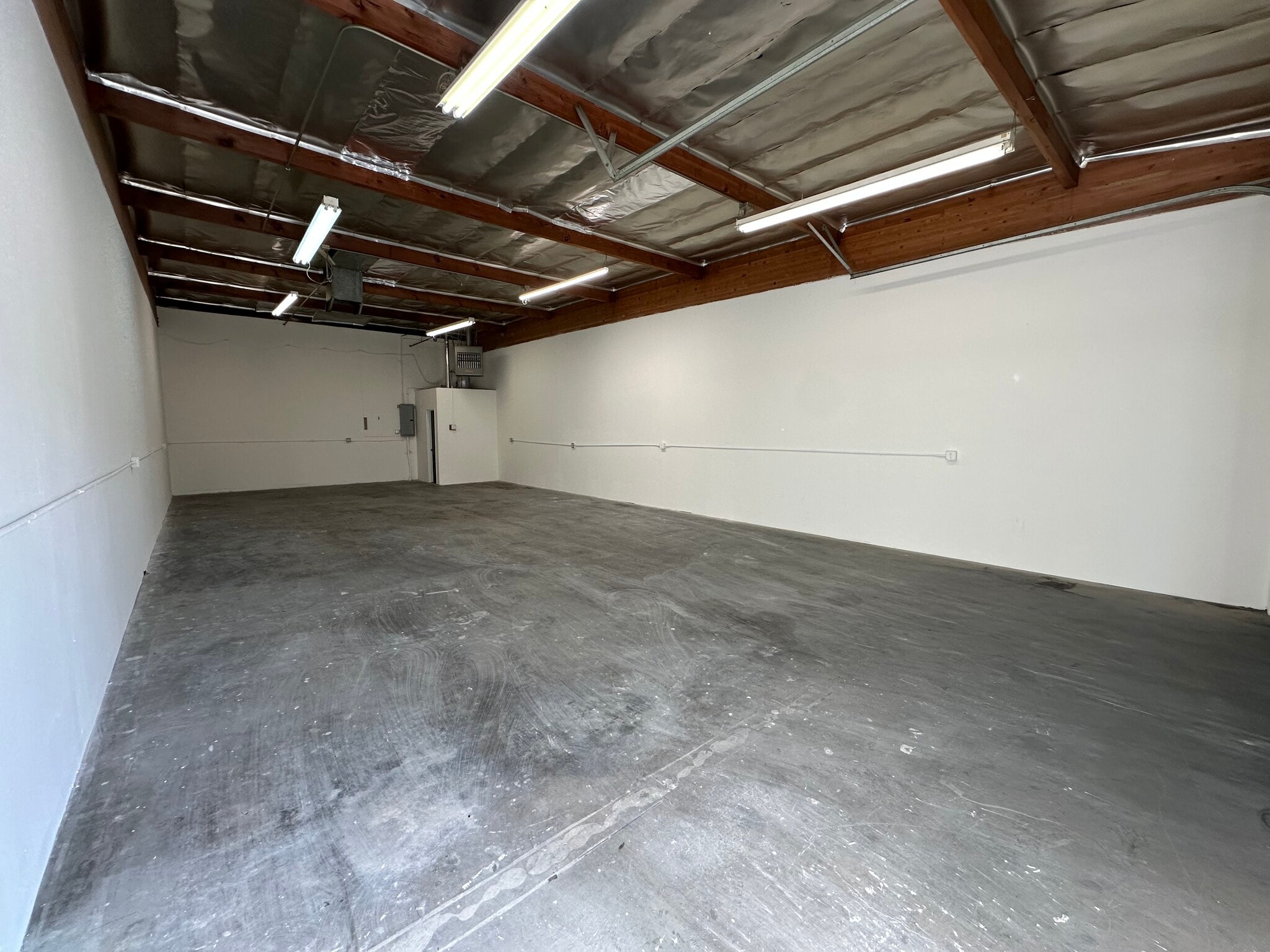 8100-8110 Remmet Ave, Canoga Park, CA for lease Building Photo- Image 1 of 3