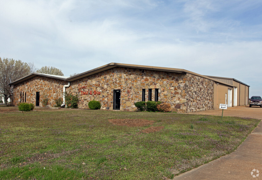 8470 Summit Cv, Olive Branch, MS for lease - Primary Photo - Image 1 of 6