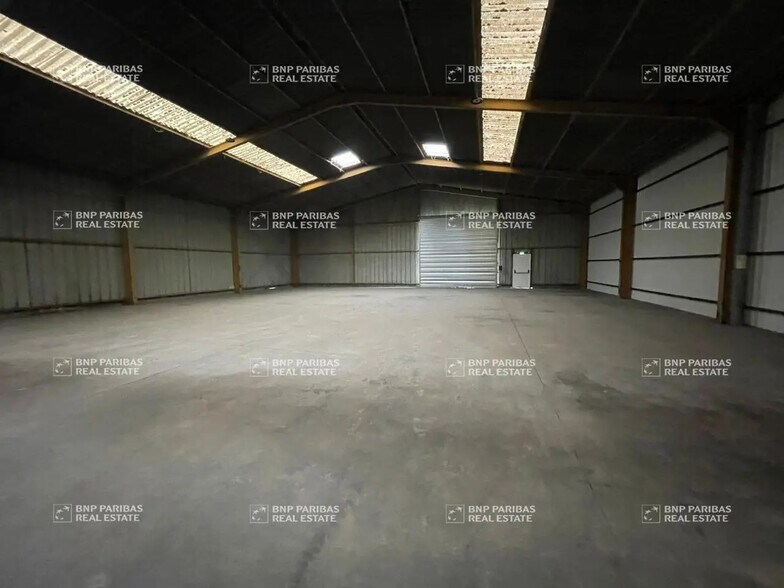 Flex in LA CHAPELLE-D'ARMENTIERES for lease - Interior Photo - Image 2 of 10