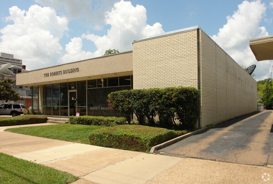 745 N State St, Jackson, MS 39202