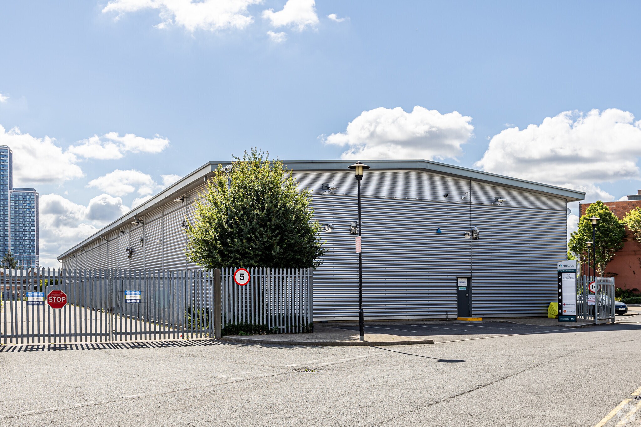 Mansfield Rd, London for lease Primary Photo- Image 1 of 10