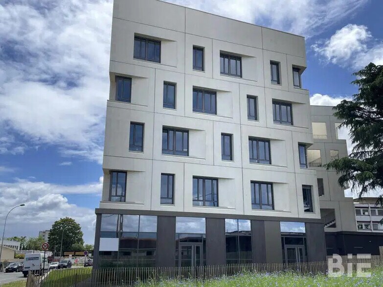 11 Rue Ferdinand Buisson, Bègles for sale - Building Photo - Image 1 of 2