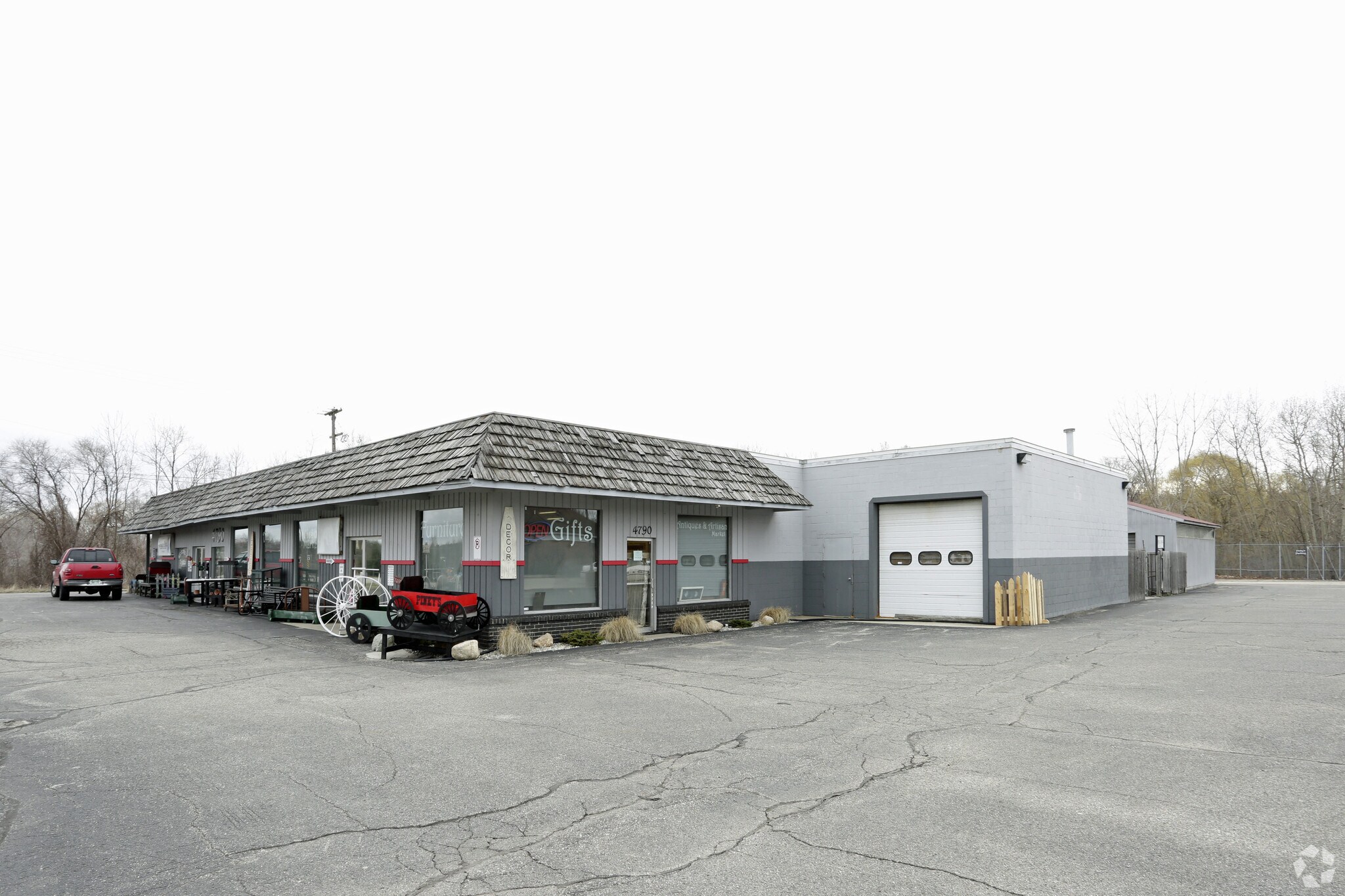 4790 Alpine Ave NW, Comstock Park, MI for sale Primary Photo- Image 1 of 1