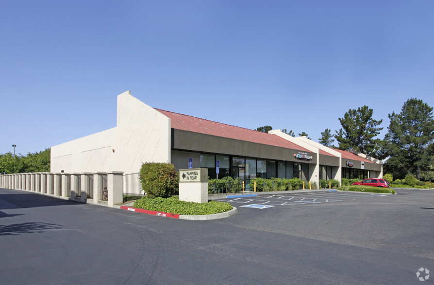 2065 W El Camino Real, Mountain View, CA for lease - Building Photo - Image 2 of 2