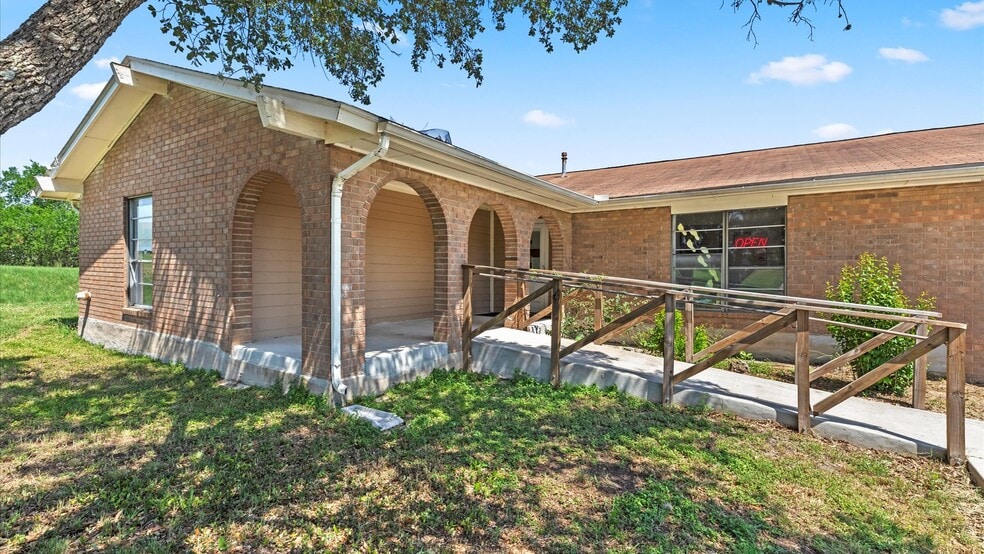 9050 FM 78 Rd, Converse, TX for sale - Building Photo - Image 1 of 21