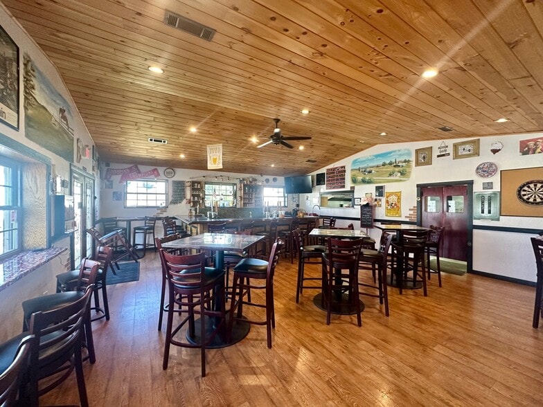 202 E Seminary St, Liberty, IN for sale - Interior Photo - Image 3 of 9