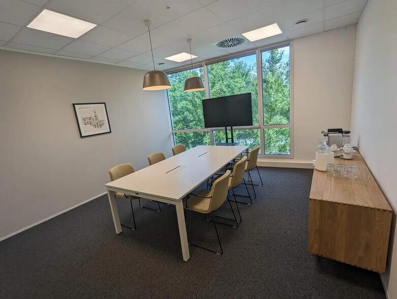 Office in Saint-Jacques-de-la-Lande for lease - Interior Photo - Image 3 of 9