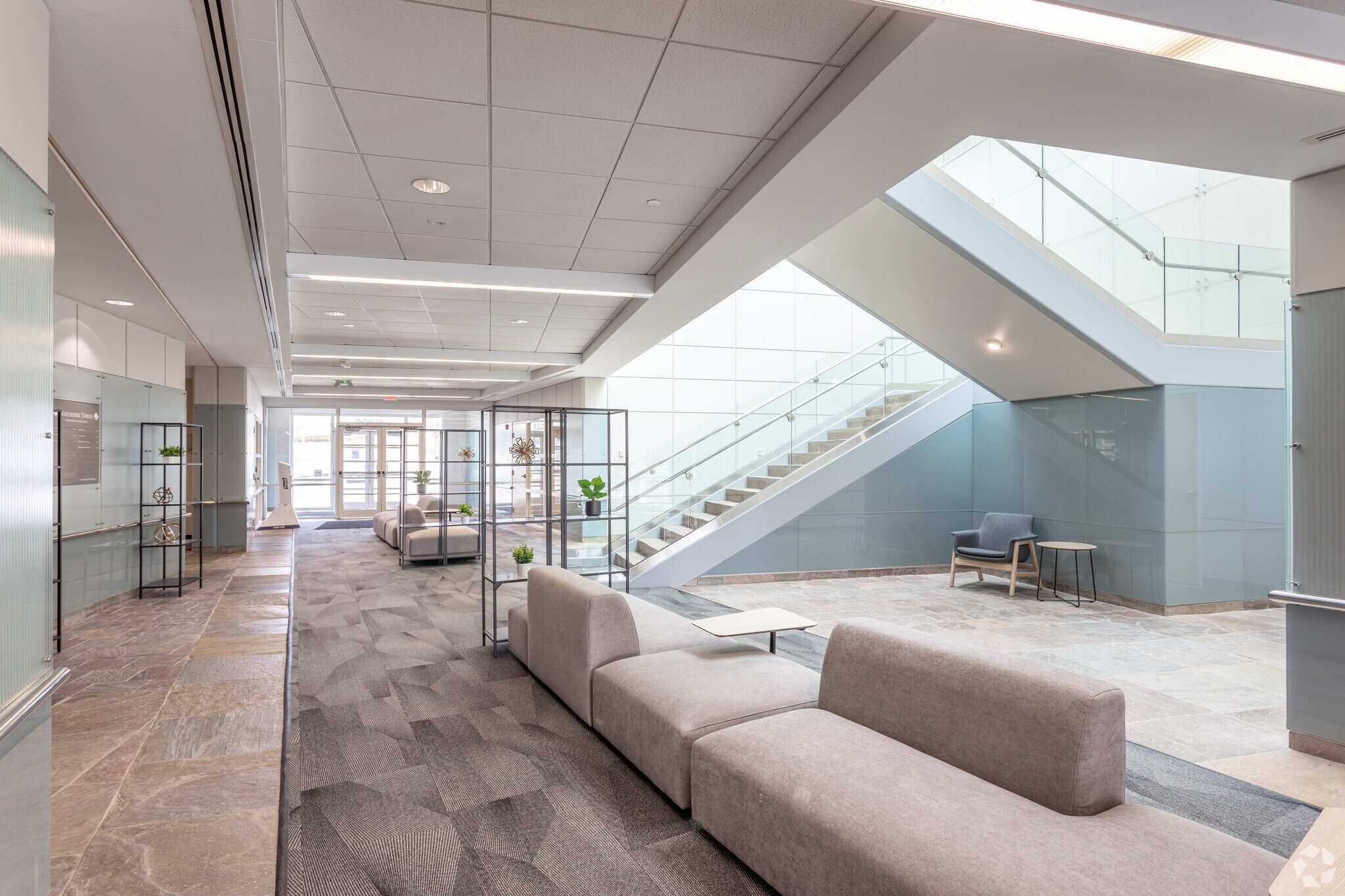 15200 Santa Fe Trail Dr, Lenexa, KS for sale Lobby- Image 1 of 1