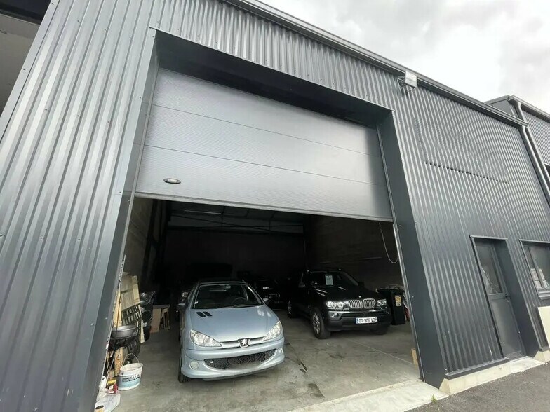 Flex in Caudan for lease - Building Photo - Image 2 of 2