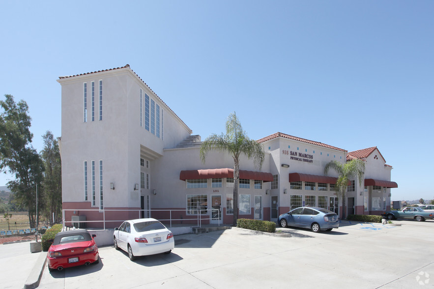 935 W San Marcos Blvd, San Marcos, CA for lease - Primary Photo - Image 1 of 3