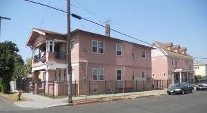 More details for 520 E 36th St, Los Angeles, CA - Multifamily for Sale