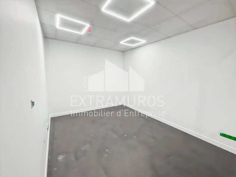 Flex in Beauvallon for lease - Interior Photo - Image 2 of 6