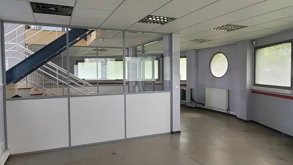 Office in La Vaupalière for sale - Interior Photo - Image 3 of 12