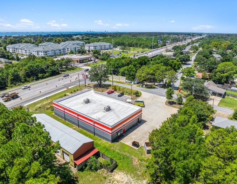 1440 Redfish Point Rd, Gulf Breeze, FL for sale - Building Photo - Image 3 of 7