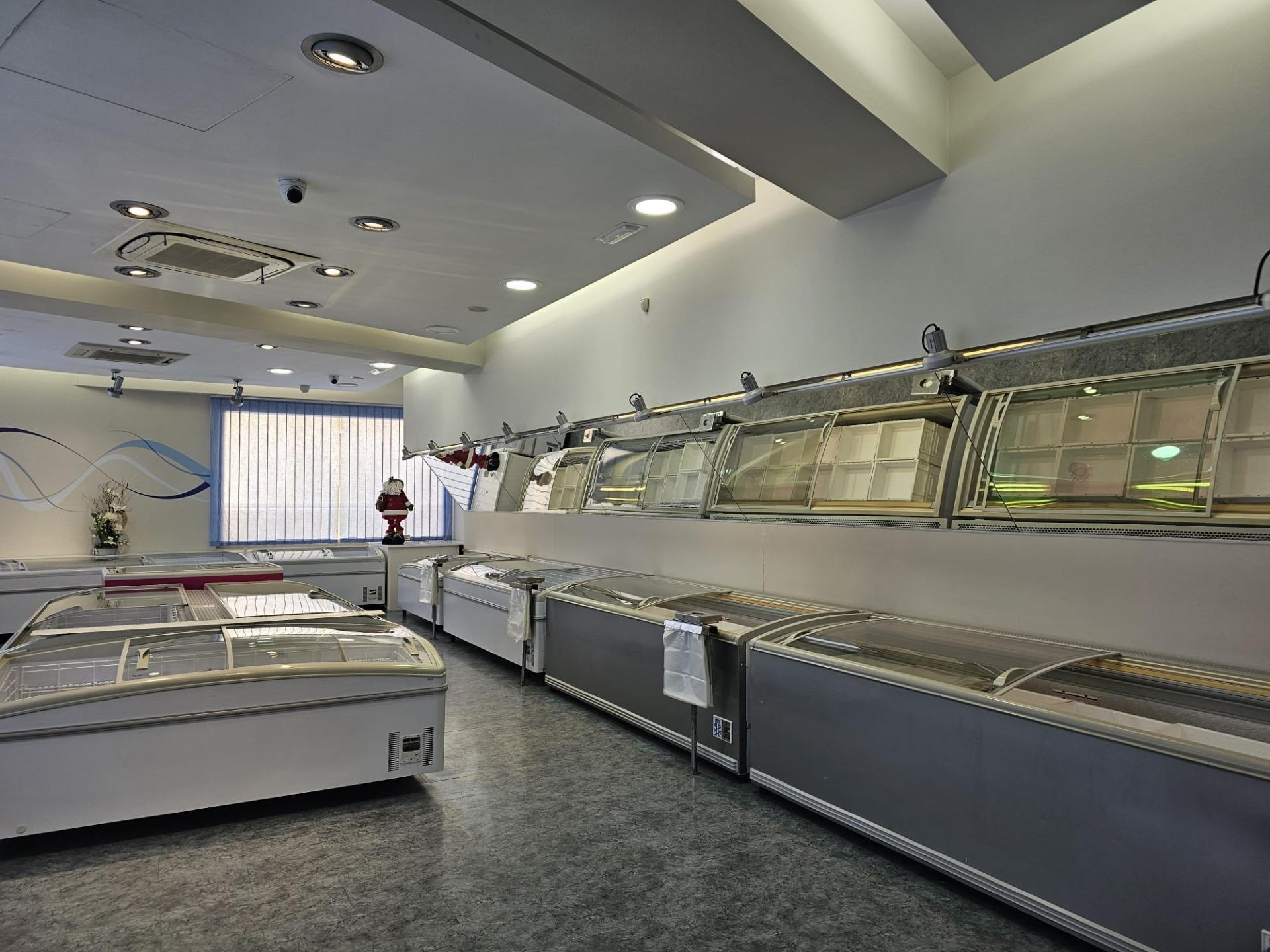 Retail in Amposta, Tarragona for lease Interior Photo- Image 1 of 5