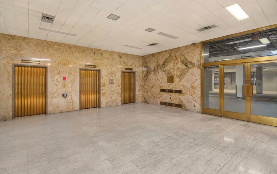 1015 2nd Ave, Seattle, WA for sale - Lobby - Image 1 of 1