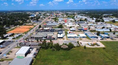1008 S Clayton St, Springdale, AR - AERIAL  map view - Image1