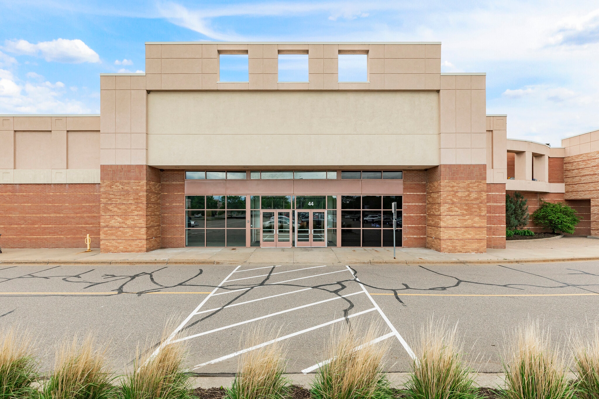 4060 Coon Rapids Blvd NW, Coon Rapids, MN 55448 Northtown Village