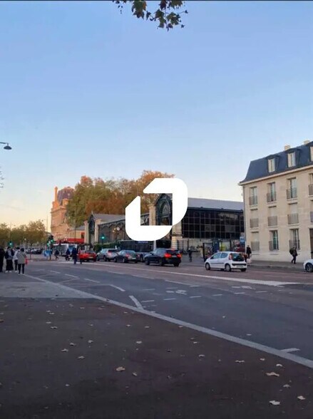 Retail in Versailles for lease - Building Photo - Image 2 of 4