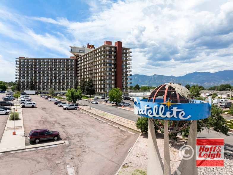 411 Lakewood Cir, Colorado Springs, CO for sale - Building Photo - Image 2 of 8