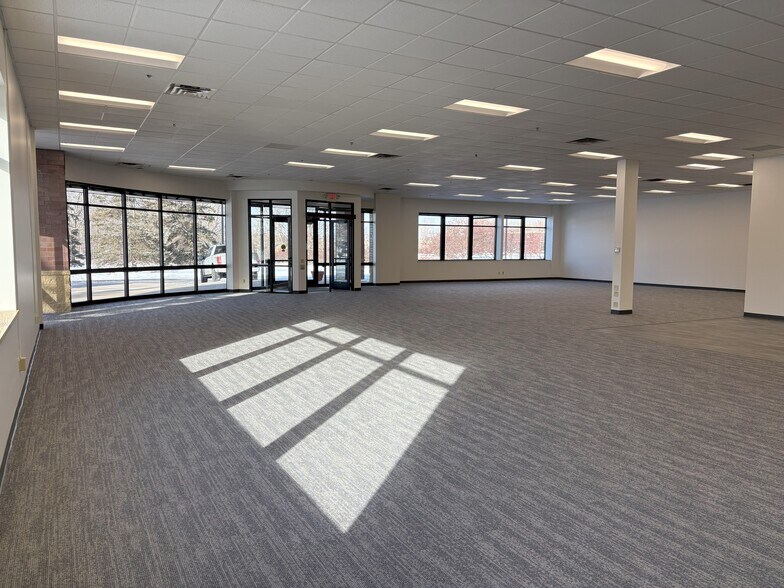 5910 Rice Creek Pky, Shoreview, MN for lease - Interior Photo - Image 3 of 10