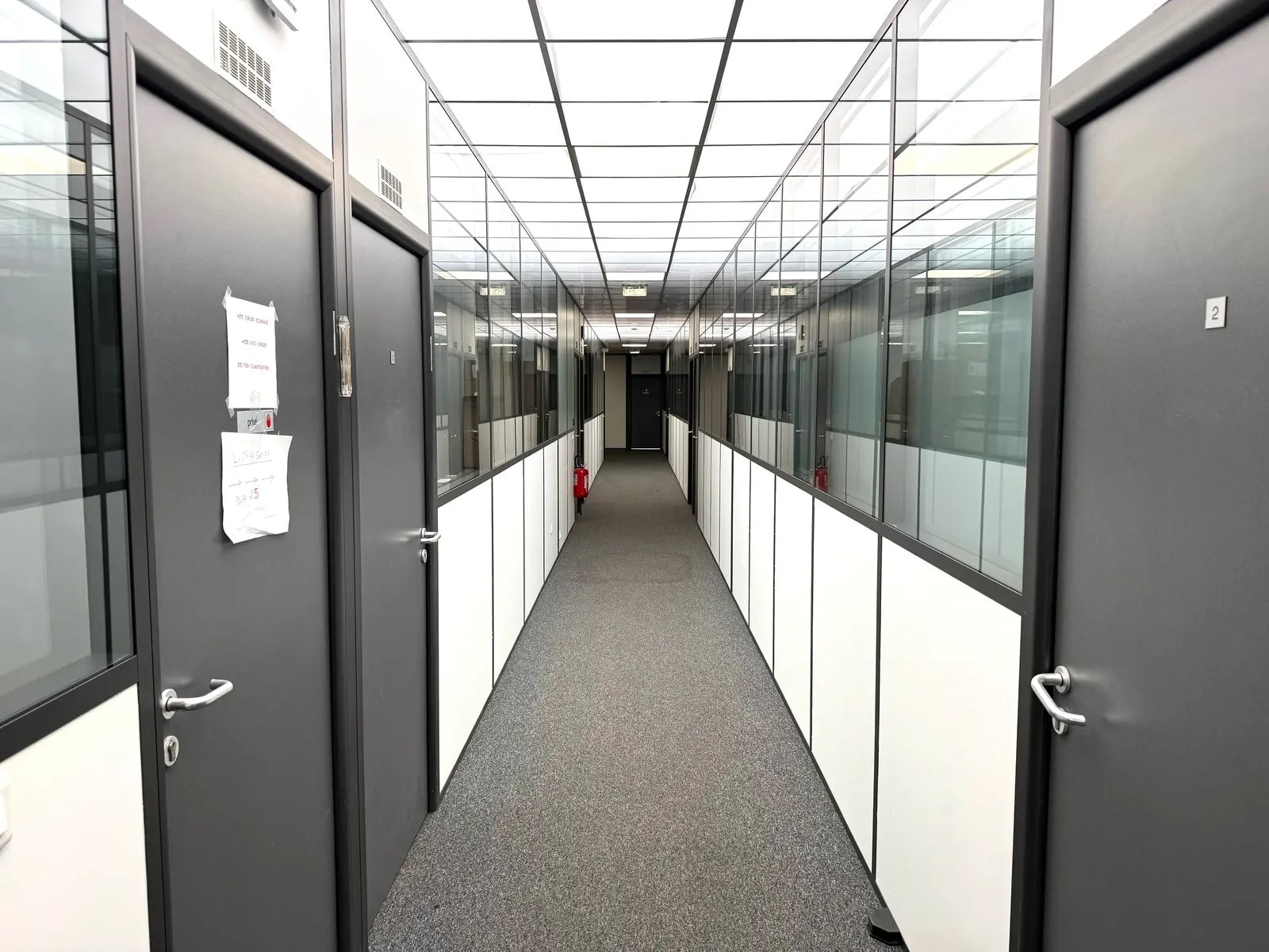 Flex in Pantin for sale Interior Photo- Image 1 of 7