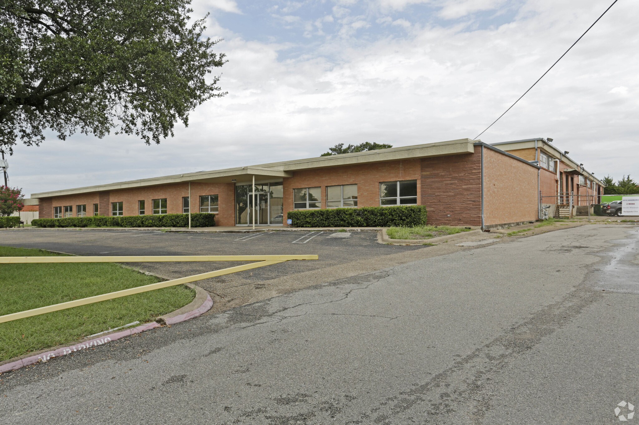 2919 Hansboro Ave, Dallas, TX for sale Primary Photo- Image 1 of 1