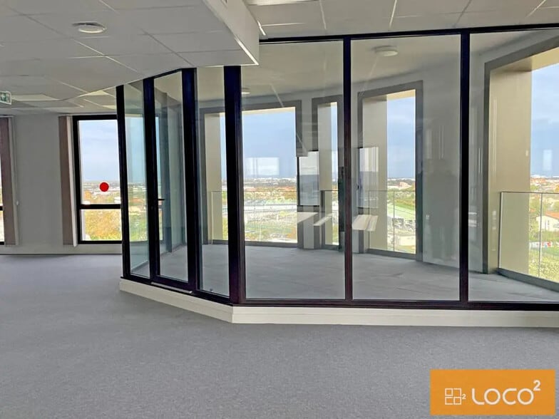 Rond Point Basso Cambo, Toulouse for sale - Interior Photo - Image 3 of 10