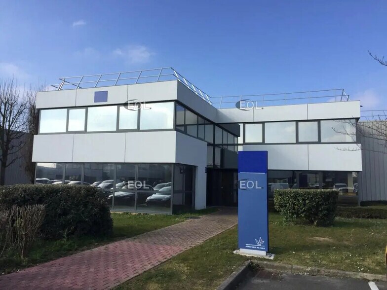 Office in Roissy-en-France for lease - Building Photo - Image 1 of 1