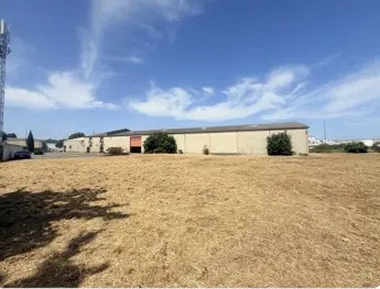 Flex in Miramas for sale Building Photo- Image 1 of 2