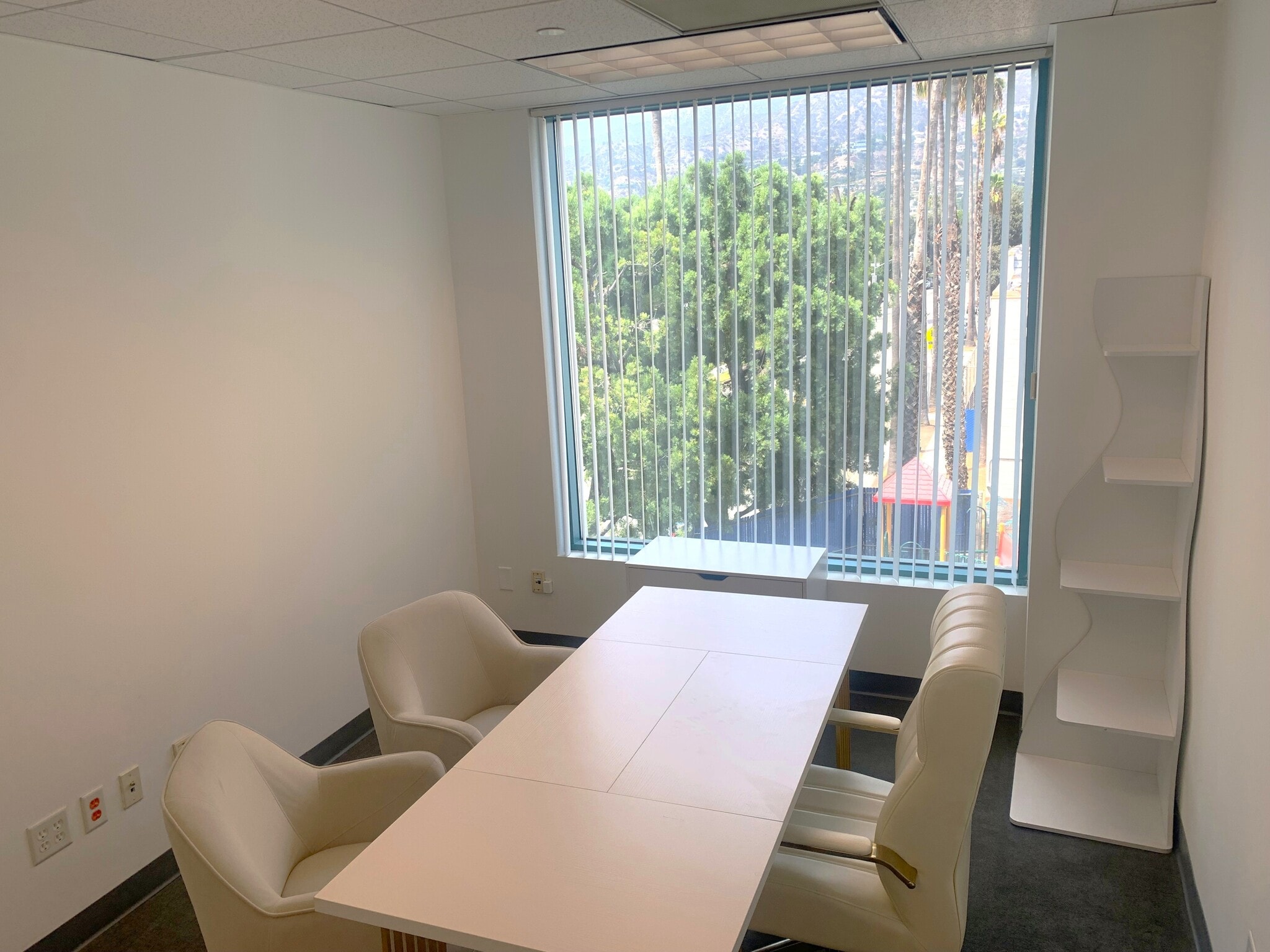 1010 N Central Ave, Glendale, CA for lease Interior Photo- Image 1 of 4
