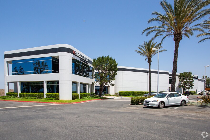 2755 Wardlow Rd, Corona, CA for lease - Building Photo - Image 1 of 2