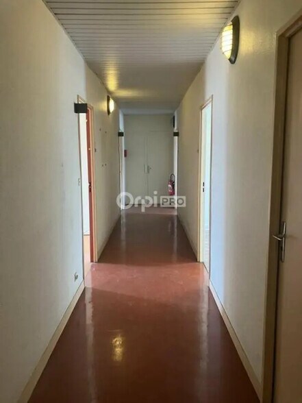 Office in Nuits-Saint-Georges for lease - Building Photo - Image 2 of 5