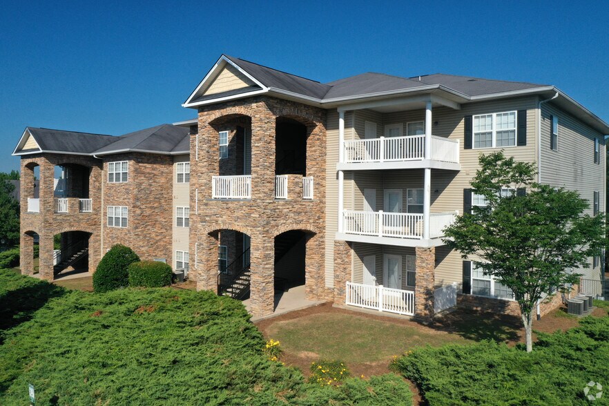 1100 Preston Landing Cir, Lithia Springs, GA for sale - Primary Photo - Image 1 of 1