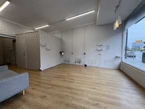 154 Conway Rd, Colwyn Bay for lease Interior Photo- Image 1 of 9