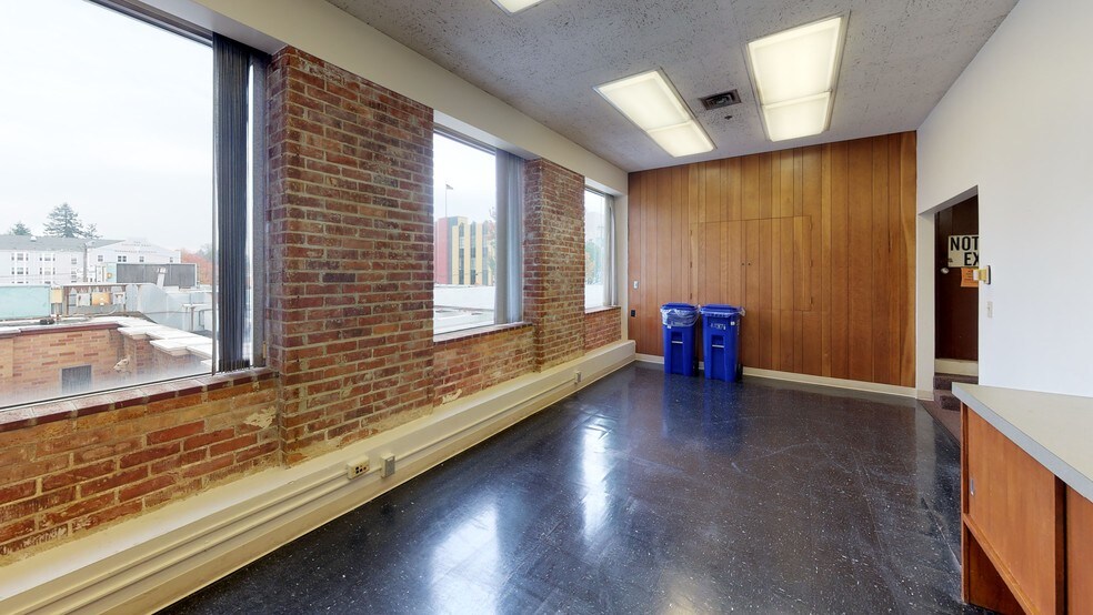 401-411 NE 19th Ave, Portland, OR for lease - Breakroom - Image 1 of 3