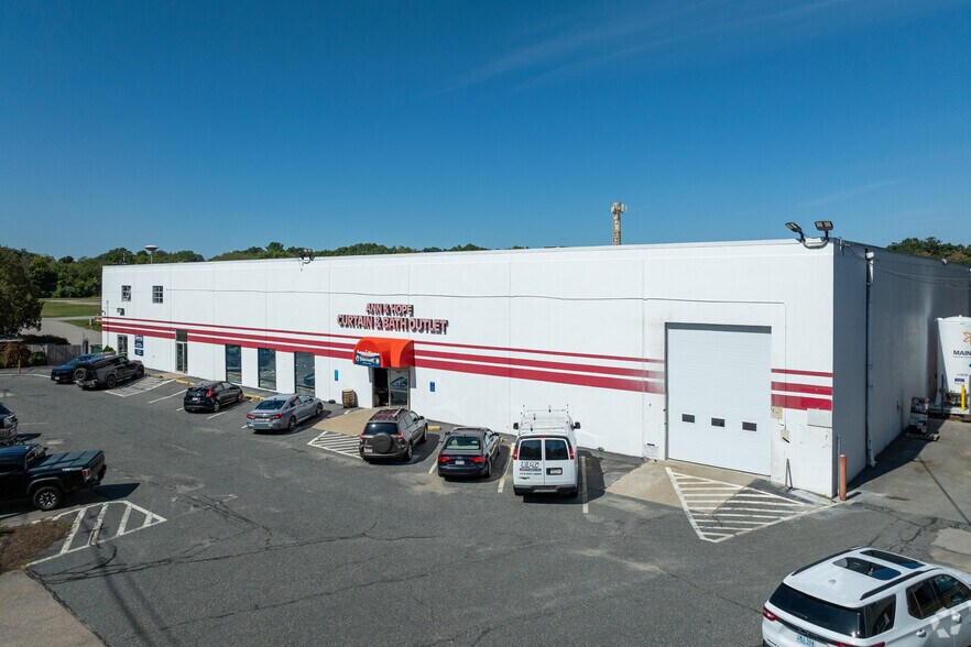 725 Main St, Millis-Clicquot, MA for sale - Primary Photo - Image 1 of 1