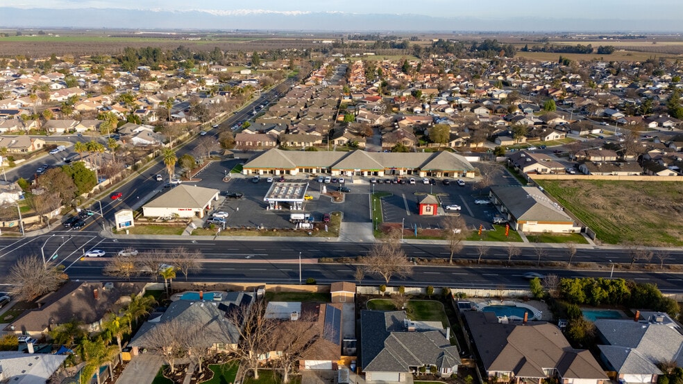 Northwood Plaza Shopping Center portfolio of 3 properties for sale on LoopNet.com - Building Photo - Image 2 of 14