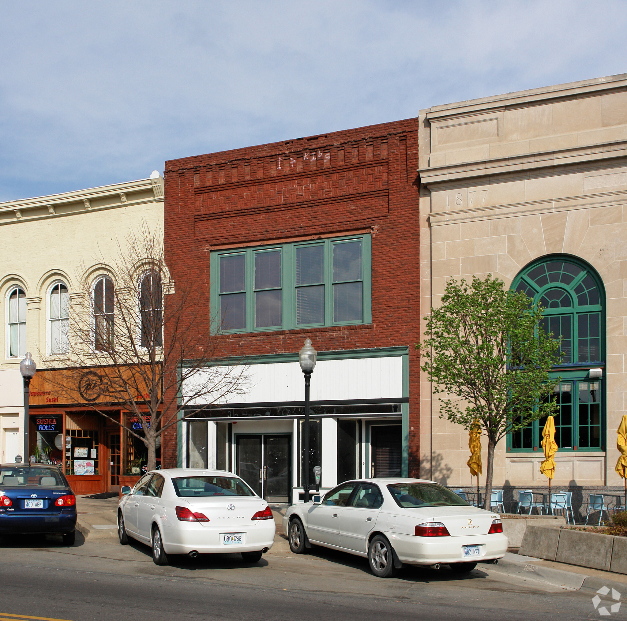 742 Massachusetts St, Lawrence, KS 66044 - Retail for Lease | LoopNet