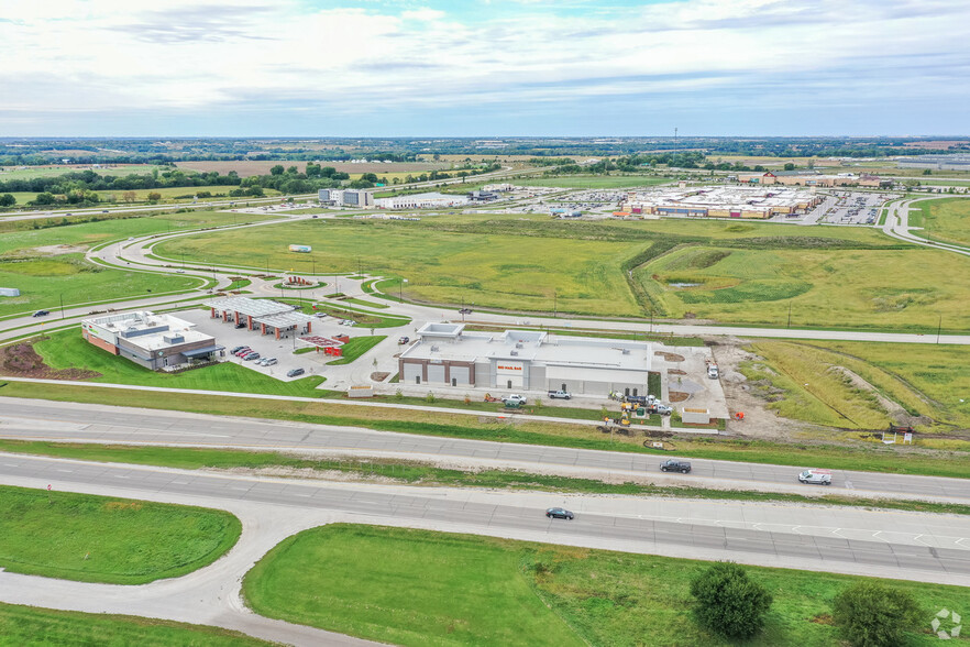 Hubbell Ave And Bass Pro Dr, Altoona, IA for lease - Aerial - Image 2 of 22