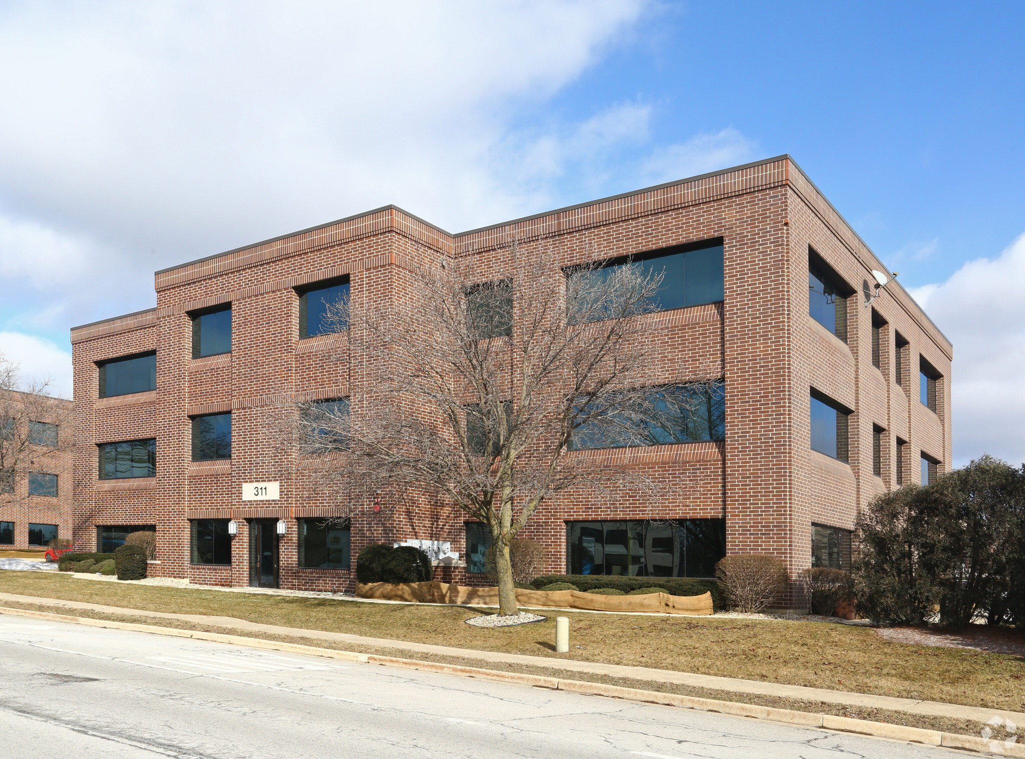 311 County Farm Rd, Wheaton, IL for sale Primary Photo- Image 1 of 1