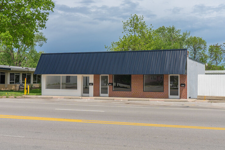 10326-10330 E Truman Rd, Independence, MO for lease - Building Photo - Image 1 of 17