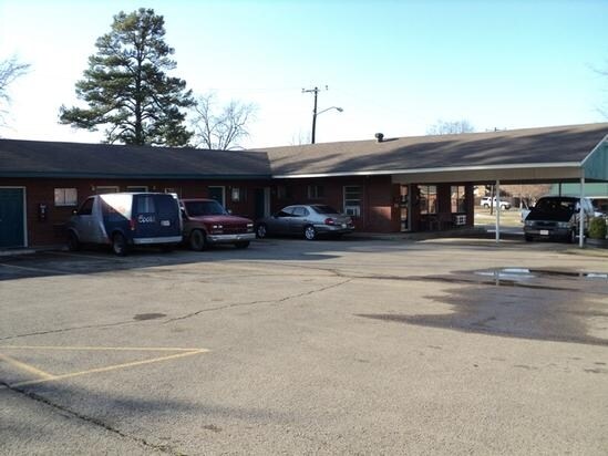 1006 E Jackson St, Hugo, OK for sale Primary Photo- Image 1 of 1