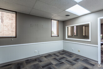 7805 L St, Omaha, NE for lease Interior Photo- Image 2 of 3