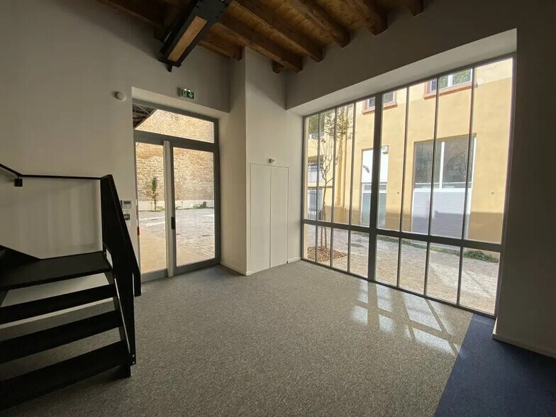Office in Lyon for sale - Interior Photo - Image 3 of 12