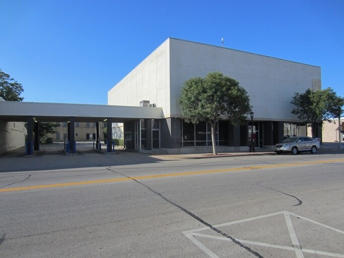 317 E 3rd St, Burkburnett, TX for sale Primary Photo- Image 1 of 1